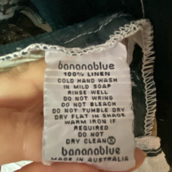 BANANA BLUE Linen Abstract Wrap Top Size Medium - Picture 6 of 6
